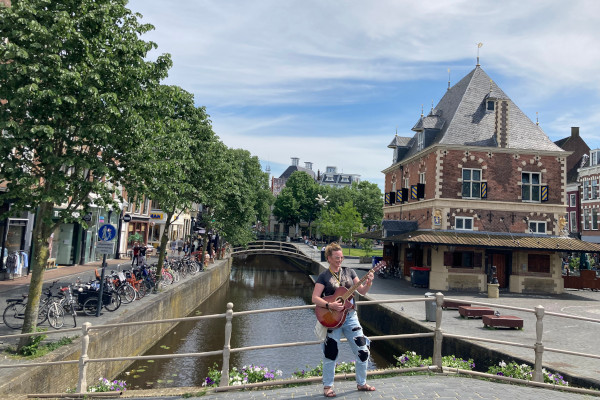 muzikale stadswandeling bij de waag